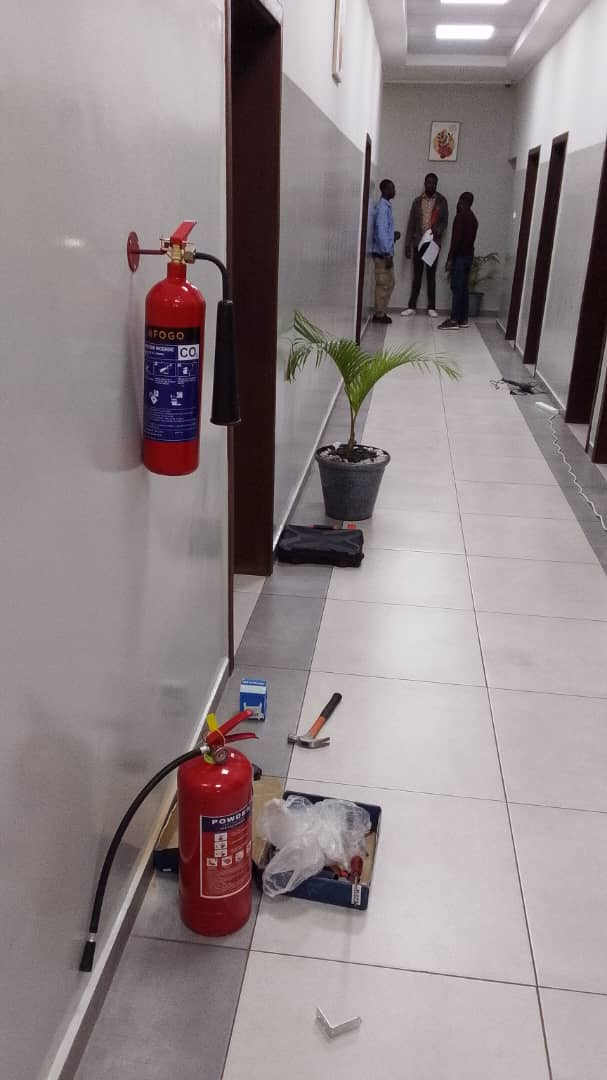 Installation des extincteurs